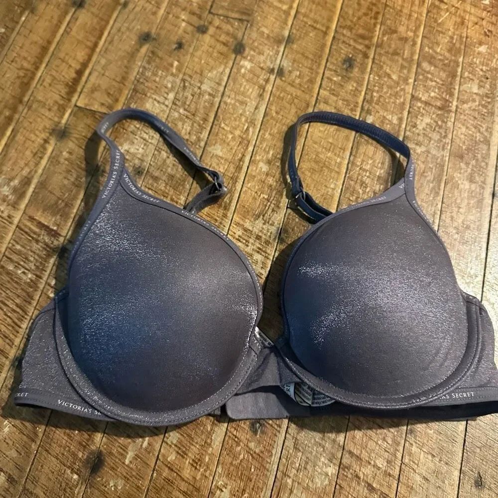 Victoria’s Secret 32D t-shirt push-up full coverage shimmery bra